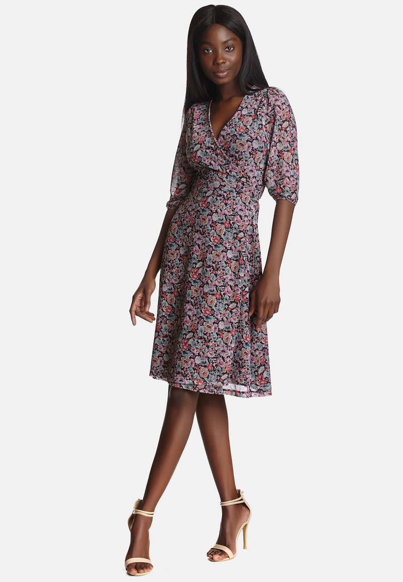 Damen Freizeitkleider | Vive Maria Freizeitkleid flower allover/rosa - AW84293 Damen Freizeitkleider | Vive Maria Freizeitkleid flower allover/rosa - AW84293