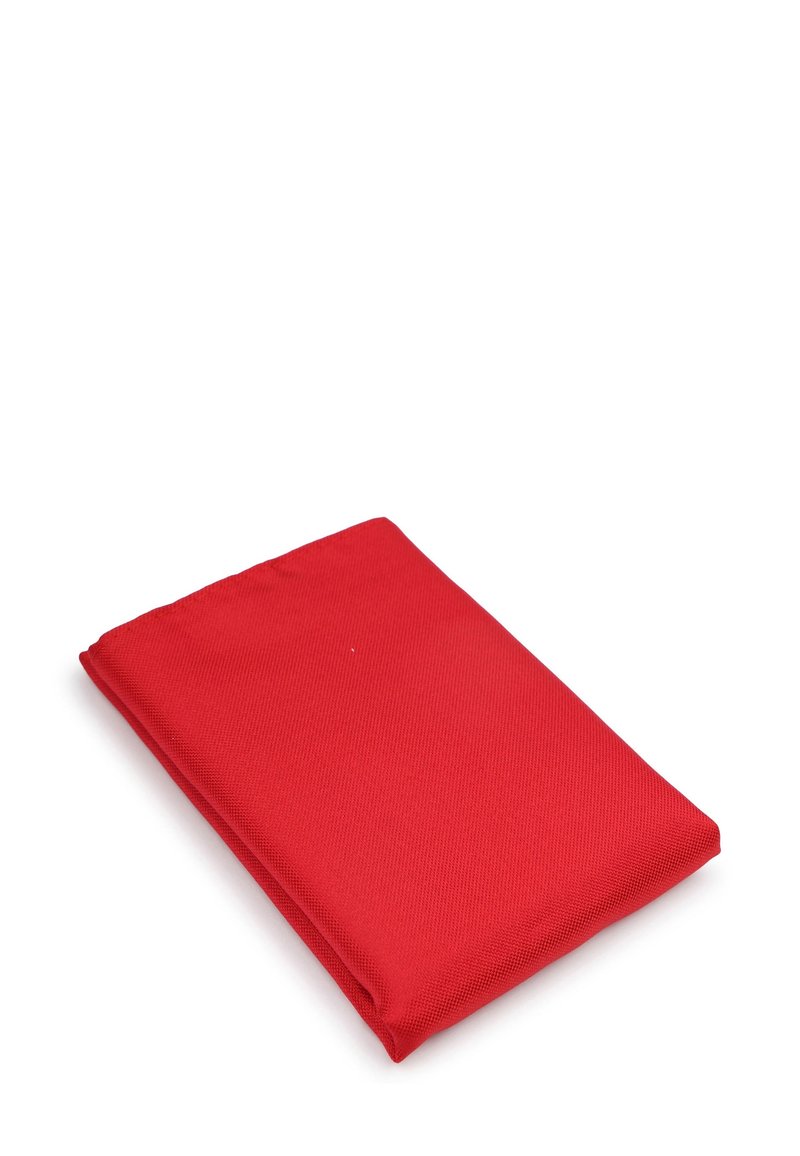 Rood stof, rechthoekig gevouwen, met een gestructureerd oppervlak. Geen zichtbare patronen of hardwaredetails.