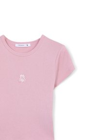 T-shirt in cotone rosa con scollo rotondo e maniche corte. Dettaglio di orsetto ricamato sul davanti. Tessuto morbido e leggero.