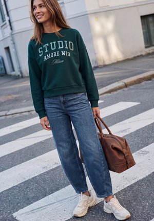 Street One Studio, HIGH WAIST, LOOSE-FIT BARREL-LEG JEANS - Jean large - authentic indigo wash