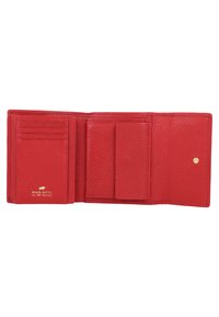 Portafoglio in pelle rossa con finitura testurizzata, multiple fessure per carte e un comparto centrale, caratterizzato da un logo dorato e chiusura a scatto.