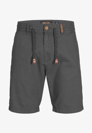 Pantalones cortos grises hechos de una tela ligera, con un cierre de cordón y detalles negros texturizados, además de un acento de botón de madera.