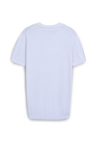 Weißes Kurzarm-Strickshirt mit Rundhalsausschnitt und geripptem Saum. Glatte Textur mit dezenten Stichdetails an den Schultern.