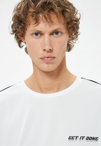 Koton Camiseta estampada - white