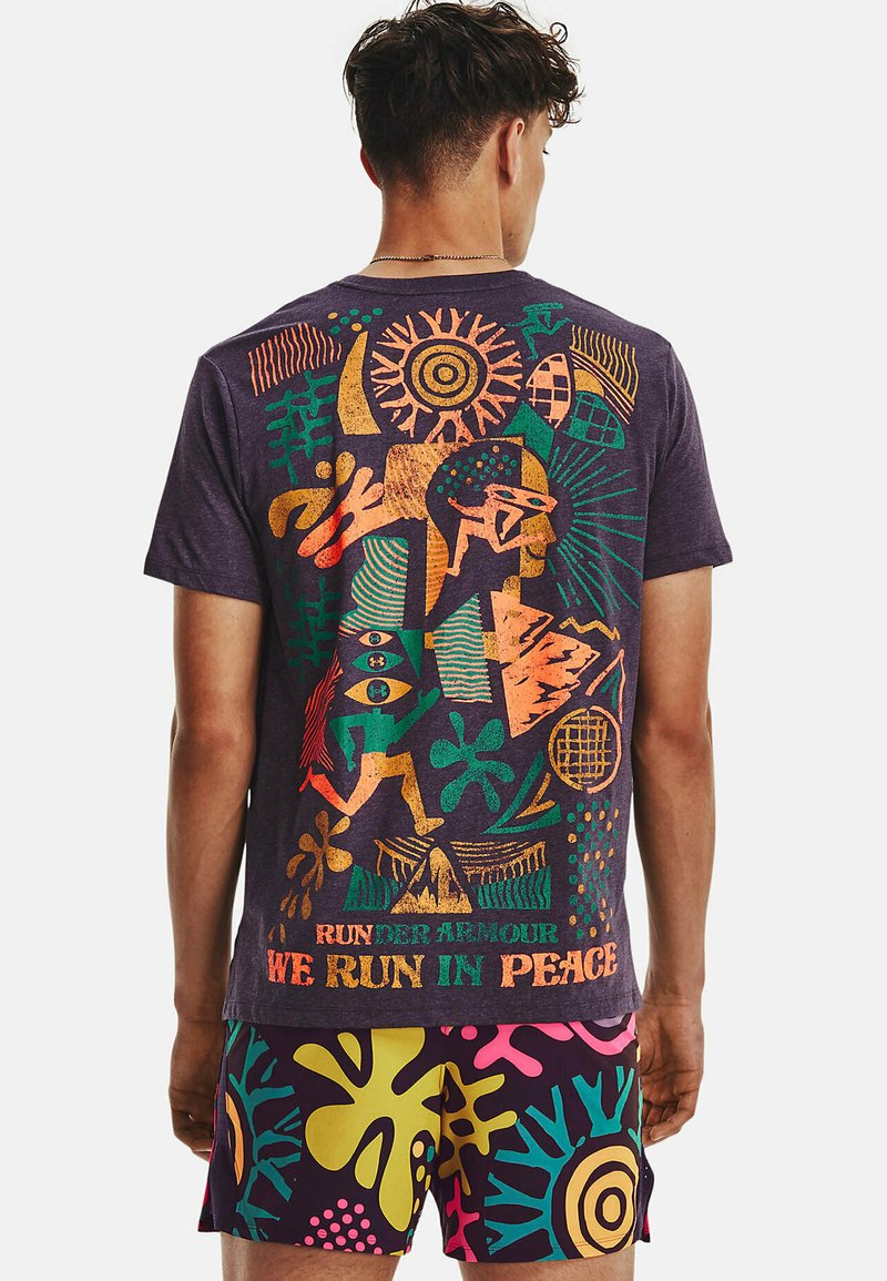 Under Armour SHORT SLEEVE GRAPH UA WE RUN IN PEACE SS TShirt print