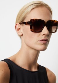 Marc O'Polo UNISEX brązowy