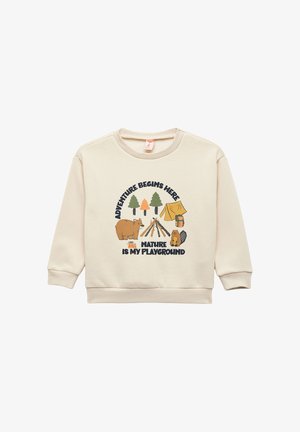 Crème-kleurige sweatshirt met een kampeerthema-grafiek met bomen, een beer en de tekst "Avontuur Begint Hier, Natuur Is Mijn Speelterrein."