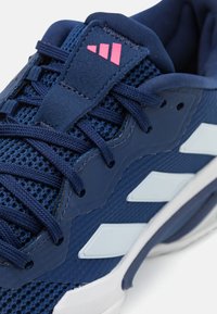 adidas Performance BARRICADE 13 CLAY TENNIS - Teniso bateliai molio dangos kortams - dark blue/halo blue/team shock pink