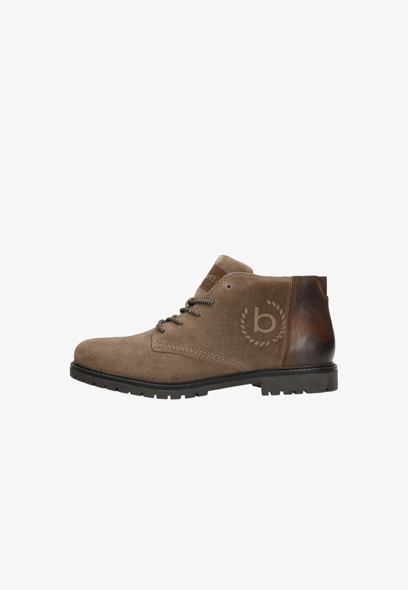 Bruine suède enkellaarsjes met een gladde bruine leren accent en logo, voorzien van ronde veters en een rubberen zool met grip.
