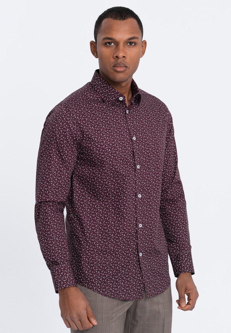 Mannen bordeauxrood shirt met een wit bloemenpatroon, met knoopsluiting, lange mouwen en een klassieke kraag. Soepele stoftextuur.