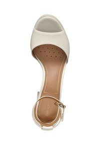 Öppen tå högklackad sandal i off-white syntetmaterial. Har en lätt plattform, ankelrem med metallspänne och perforerad innersula.