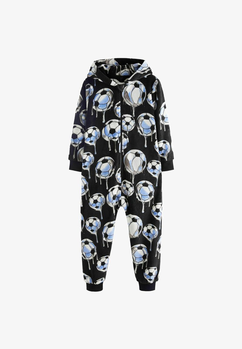 Sort fleece heldragt med et gentaget mønster af fodbold i blå og hvid, med lynlås lukning og hætte. Blød tekstur og elastiske manchetter.