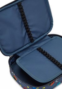 Kipling 100 Pens gradient sea Etui KPKI297463U1 - Vergelijk prijzen Kipling 100 Pens gradient sea Etui KPKI297463U1 - Vergelijk prijzen
