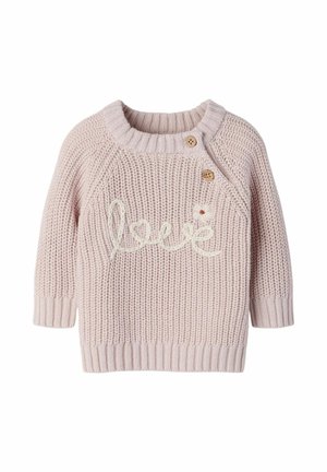 Pull tricoté rose clair avec col et poignets côtelés. Orné d'une broderie "love" et de deux boutons en bois sur l'épaule.