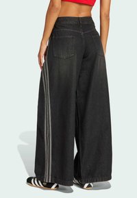 adidas Originals WIDE  - Jeans Relaxed Fit - black