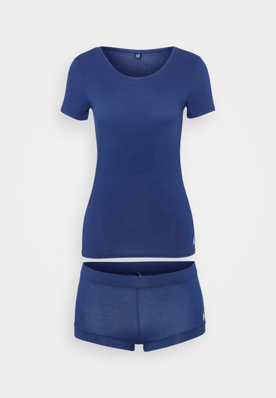 Top de mangas curtas azul marinho com decote arredondado, combinado com calções iguais, ambos feitos de um tecido suave e texturizado.