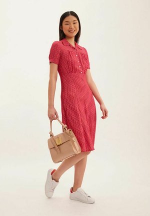 ANGÈLE - Robe chemise - menton pink