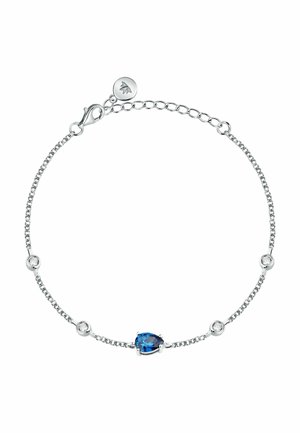 Silberne Kettenarmband mit einem zentralen, birnenförmigen blauen Edelstein und runden klaren Akzenten, mit einem Karabinerverschluss und verstellbarer Länge.