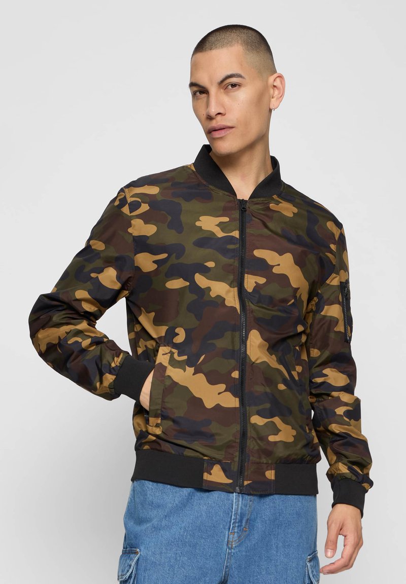 Urban Classics Bomber stiliaus striukė - wood