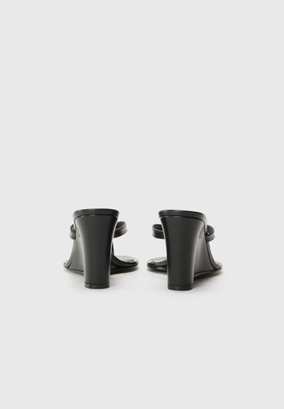 GIABORGHINI THE WEDGE - T-sandali - black