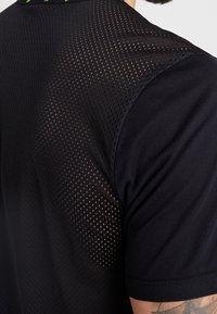 Nike Performance Camiseta estampada - black