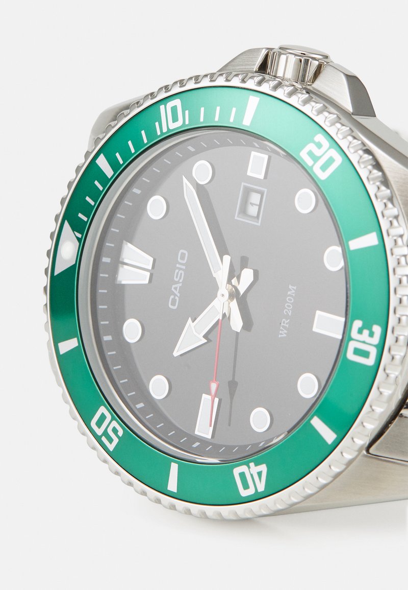 Casio Serie Lq (31,5 Mm) Quadrante Verde / Cinturino In Resina LQ-24B