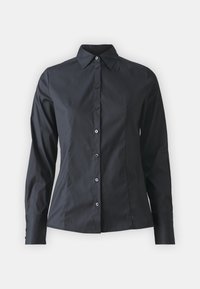 Camicia nera attillata a maniche lunghe con colletto a punta e polsini abbottonati su sfondo bianco.