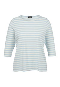 Blauw-wit gestreepte top met een ronde hals en driekwart mouwen, gemaakt van zachte katoen, ontworpen voor comfort.