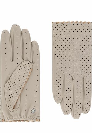 Paar beige Lederhandschuhe mit perforierten Löchern und tanfarbenen geflochtenen Kanten, eines zeigt die Handfläche, das andere die Rückseite.