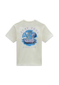 Kurzärmliges, hellcremefarbenes T-Shirt mit einem blauen Grafikdesign eines Skeletts auf einem Pool-Float und dem Text "STAY COOL SINCE 1966."