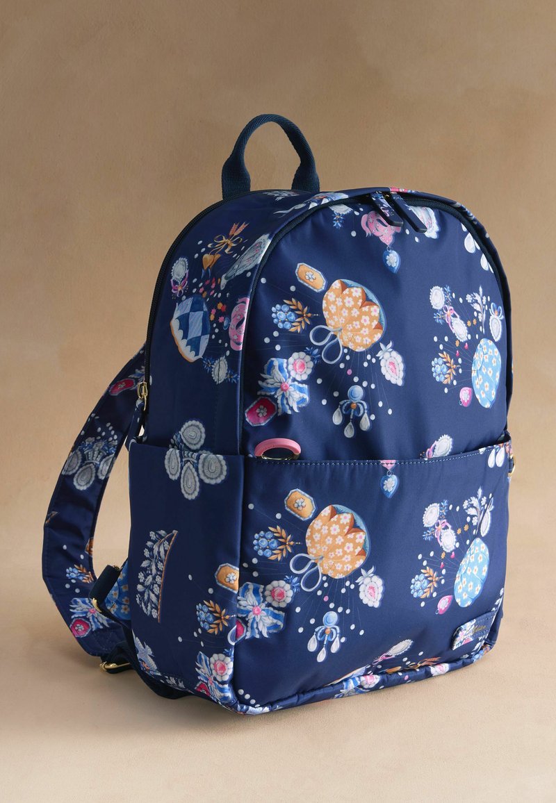 lululemon belt bag teddy Lululemon's Everywhere Fleece Belt Bag Back In Stock For Just $58