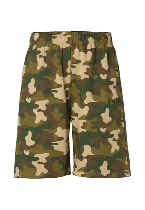 Shorts pour hommes jusqu'aux genoux avec un motif camouflage vert et beige et une ceinture élastique, avec un petit logo noir sur la jambe droite.