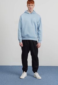 Jordan M J ESS FLC PO - Felpa con cappuccio - blue grey/(white)