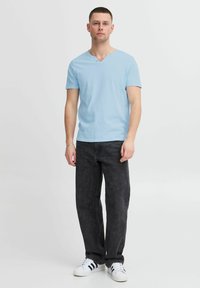 Blend BHAshton - Jednoduché tričko - blue bell