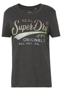 Kortærmet, mørkegrå T-shirt lavet af blødt stof med multikolore glimmertekst, der siger "REAL SuperDry ORIGINALS" og logo-akcenter.