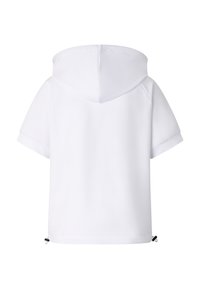 Sudadera con capucha blanca de manga corta con cordón en el dobladillo, mostrada desde atrás sobre un fondo blanco liso.