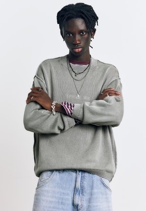 PULL&BEAR CREWNECK - Pulóver - grey