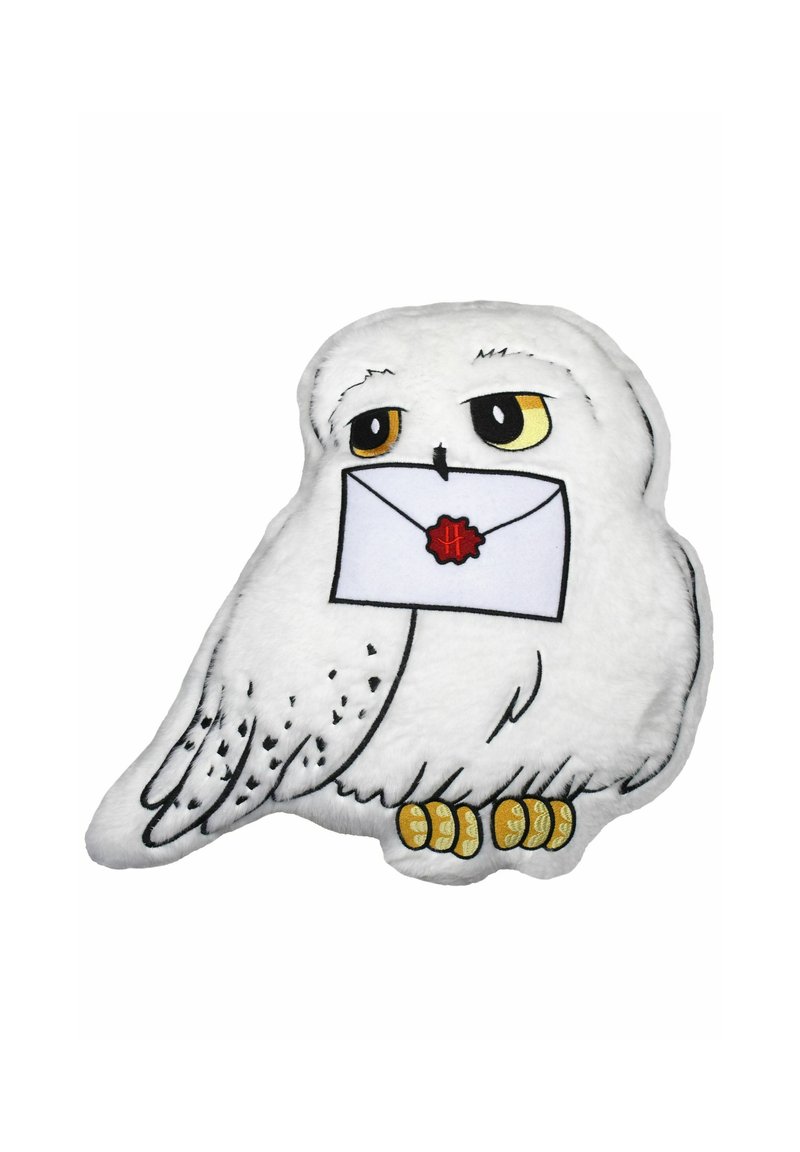 Gufo di peluche bianco che tiene un'enveloppe con un sigillo di cera rossa nel becco, con occhi gialli e segni neri sulle piume.