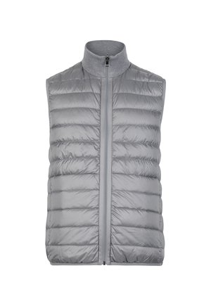 Grå vadderad väst med vertikal quiltad design, hög krage och dragkedja framtill. Tillverkad av slätt, lätt material som är lämpligt för lager-på-lager.