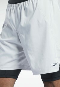 Reebok Sportovní kraťasy - off-white