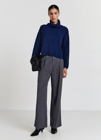 Calliope DOLCEVITA TINTA UNITA - Strickpullover - blu