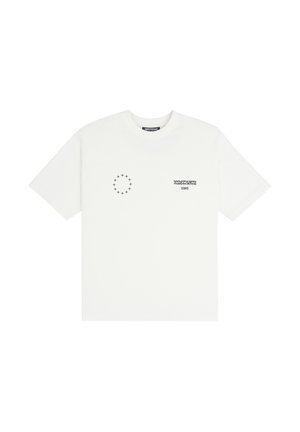 T-shirt bianco in cotone con maniche corte, colletto rotondo, caratterizzato da una piccola grafica di stelle e dal testo "VORSCHLAG" sul fronte.
