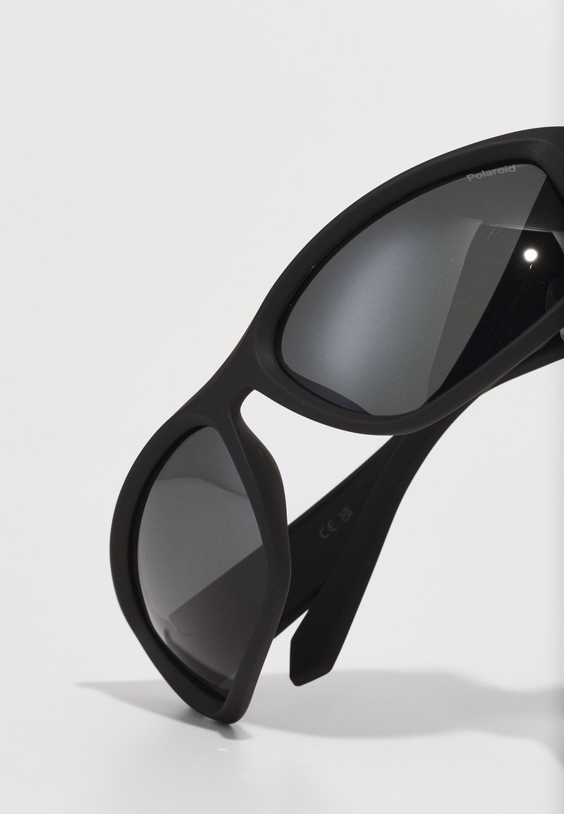 Polaroid Men's Sunglasses, Black, 62