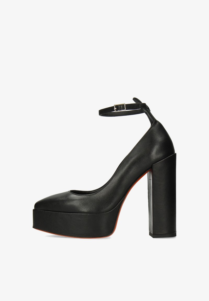 Chaussure à talon haut en cuir noir avec plateforme, sangle de cheville et boucle en métal argenté, talon épais en blocs et bout arrondi.