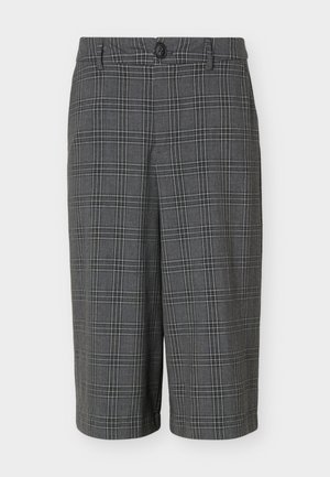 Γκρι σορτς μήκους έως το γόνατο με λευκό και μαύρο καρό wzmáte, με μαύρο κουμπί και θηλιές για ζώνη στη μέση.