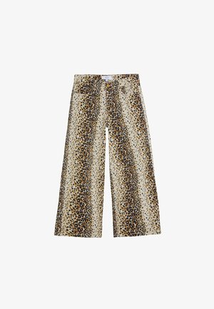 Pantalones de pierna ancha en una tela beige claro con un patrón de estampado de leopardo en tonos marrón, negro y dorado. Cuenta con bolsillos frontales y cierre de botón.