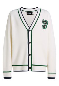 Cárdigan blanco con escote en V, textura de canalé, rayas azul marino y verde en el cuello y el dobladillo, cinco botones negros y un acento bordado con el número '7' en verde.