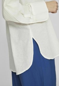 VILA LOOSE FIT - Overhemdblouse - egret