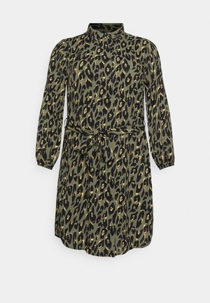 ONLY Carmakoma, Robe chemise - green