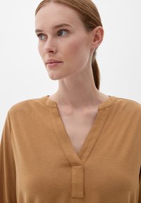 s.Oliver BLACK LABEL Langarmshirt - zimt